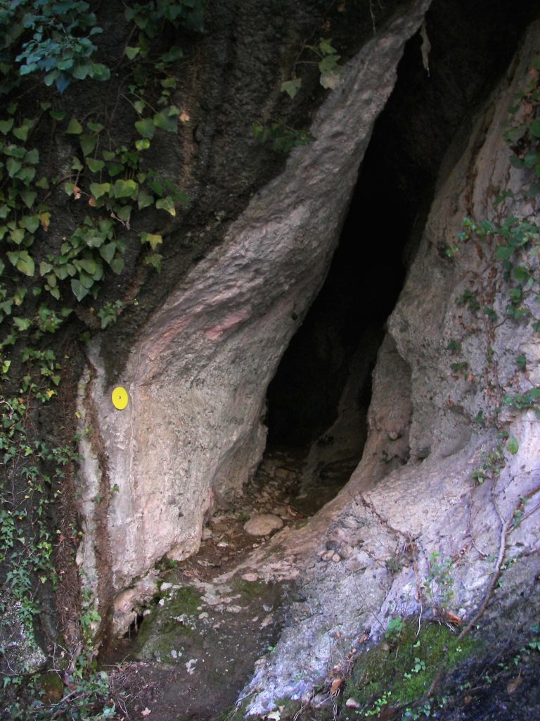 monopati_spilias